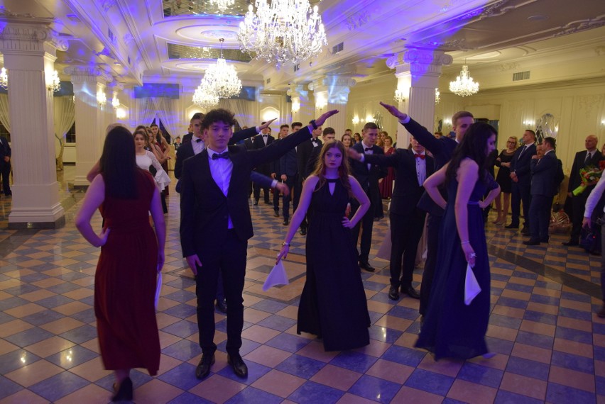 Studniówka 2019 Bal LO Mońki w Dworze Czarneckiego [ZDJĘCIA, WIDEO]