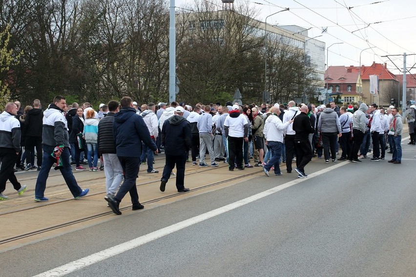 Kibice z Warszawy dotarli do Szczecina około godz. 16.30