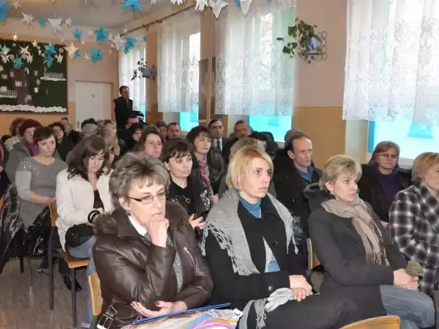 Mieszkańcy po raz kolejny przekonywali wójta Bodurę, że szkoła w Radoszkach powinna pozostać.