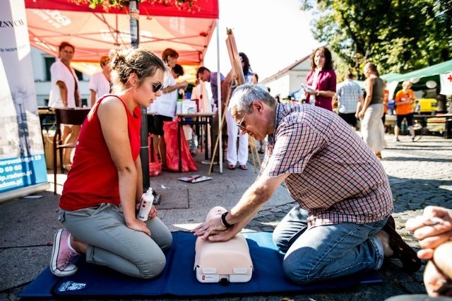 W niedzielę na deptaku przy ulicy Żeromskiego w Radomiu specjaliści pokażą jak udzielać pierwszej pomocy ofiarom wypadków.