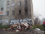 Groźny pożar w centrum Łodzi. Jedna osoba ranna. Kilkunastu lokatorów ewakuowanych ZDJĘCIA