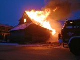 Podhale. Szybka akcja gaśnicza w Czerwiennem - 14 zastępów Ochotniczej Straży Pożarnej z powiatu nowotarskiego przyjechało, by gasić pożar