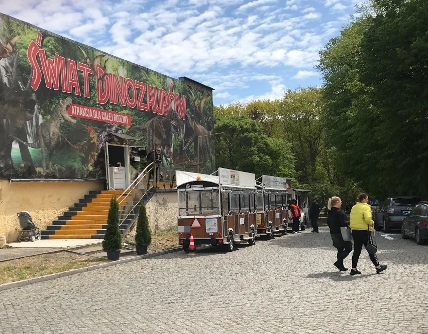 Kontrowersyjny przystanek kolejki turystycznej w Międzyzdrojach 