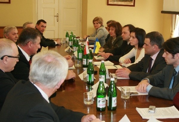 Długo oczekiwane spotkanie przemyskich i lwowskich radnych odbyło się w Urzędzie Miejskim we Lwowie.