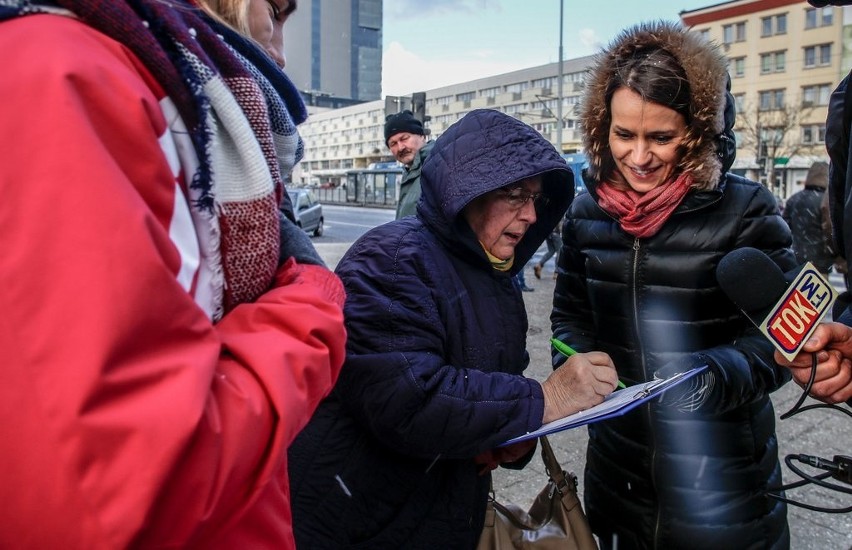 Posłanka PO Agnieszka Pomaska zorganizowała akcję zbierania...