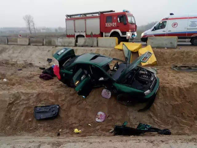 Osobowe audi wpadło do rowu w Jedlance.