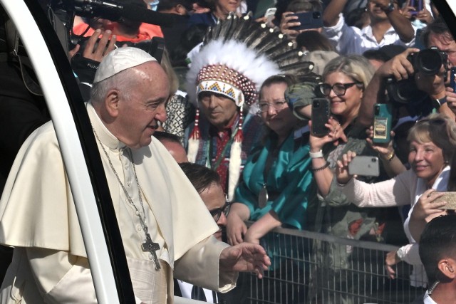 Papież Franciszek w Kanadzie: Jesteśmy dziećmi historii, której należy strzec. Nie jesteśmy odizolowanymi jednostkami, nie jesteśmy wyspami, nikt nie przychodzi na świat w oderwaniu od innych.