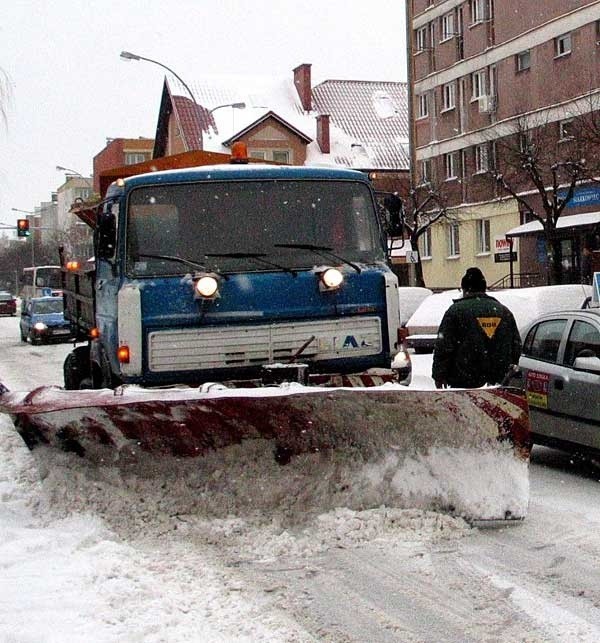 Chociaż uruchomiono cały dostępny sprzęt, kierowcy i tak...