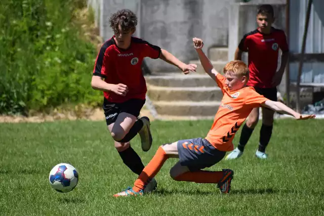 Pewne zwycięstwo 6:1 odnieśli trampkarze młodsi z Baćkowic w meczu z FC Łączna.