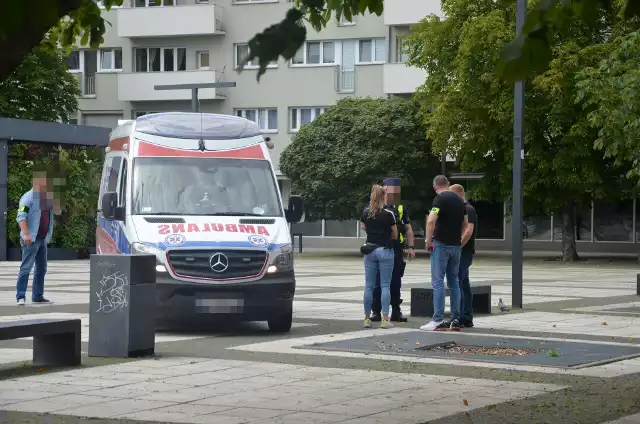 Mężczyzna ranił dwie osoby nożem w środę (5 lipca) na pl. Nowy Targ we Wrocławiu. Został tymczasowo aresztowany. Serhiemu S. grozi kara dożywotniego pozbawienia wolności.