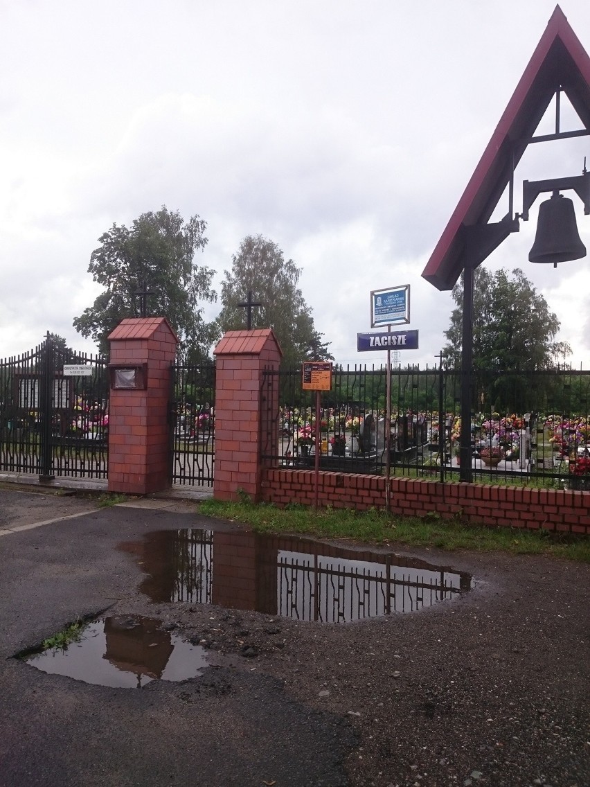 Ruda Śląska: trwa budowa parkingu przy cmentarzu Parafii Podwyższenia Krzyża Świętego