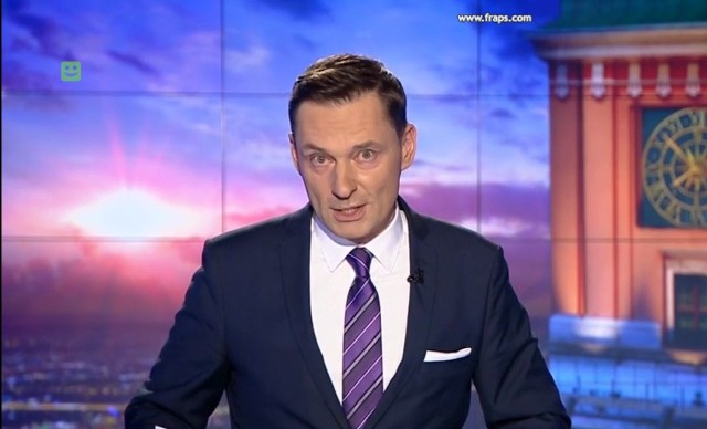 Krzysztof Ziemiec jest prowadzącym serwis informacyjny w TVP.