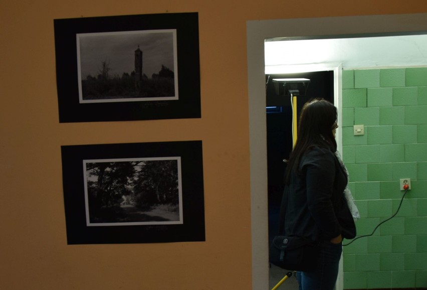 Wystawa fotografii ostrołęczan w „Galerii Bezdomnej” [ZDJĘCIA, WIDEO]