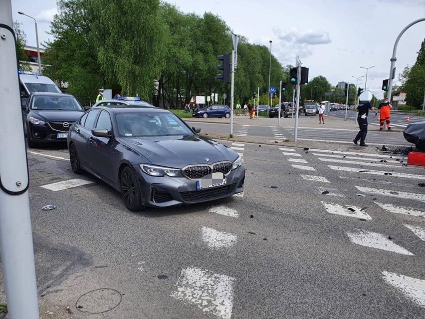 Dzisiaj około godz. 15.15 na skrzyżowaniu ul. Gen. Andersa z...