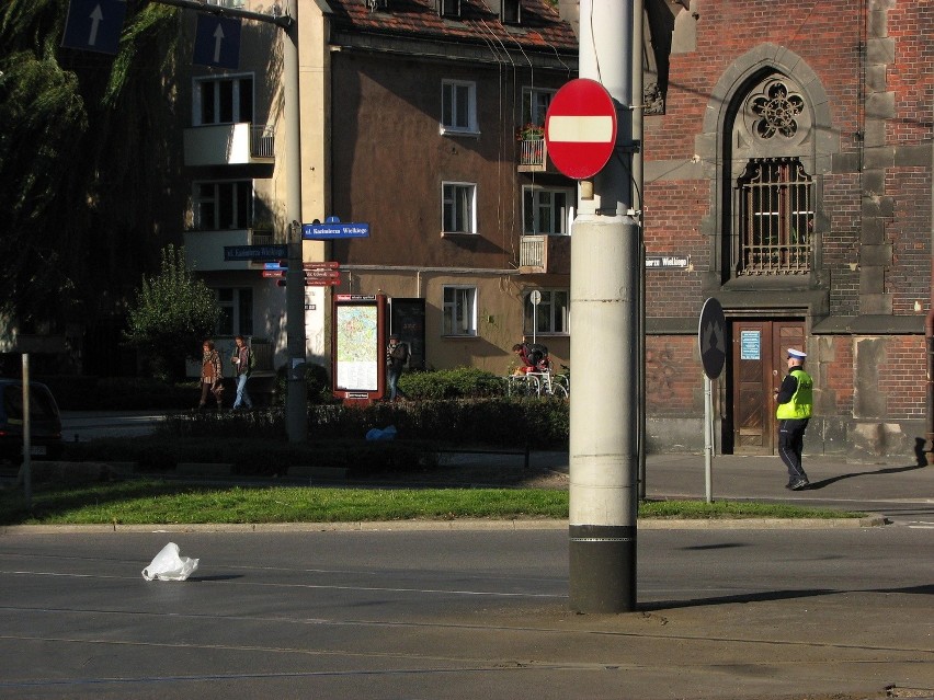 Policja pilnuje skrzyżowań. Spodziewa się wielu kibiców z Wrocławia i Lubina