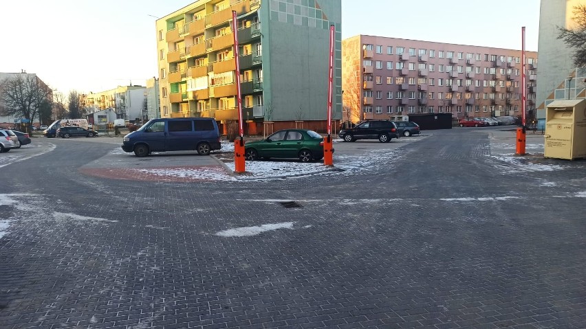 W centrum Bielska Podlaskiego powstał duży parking. Nie obeszło się bez wycinki drzew 