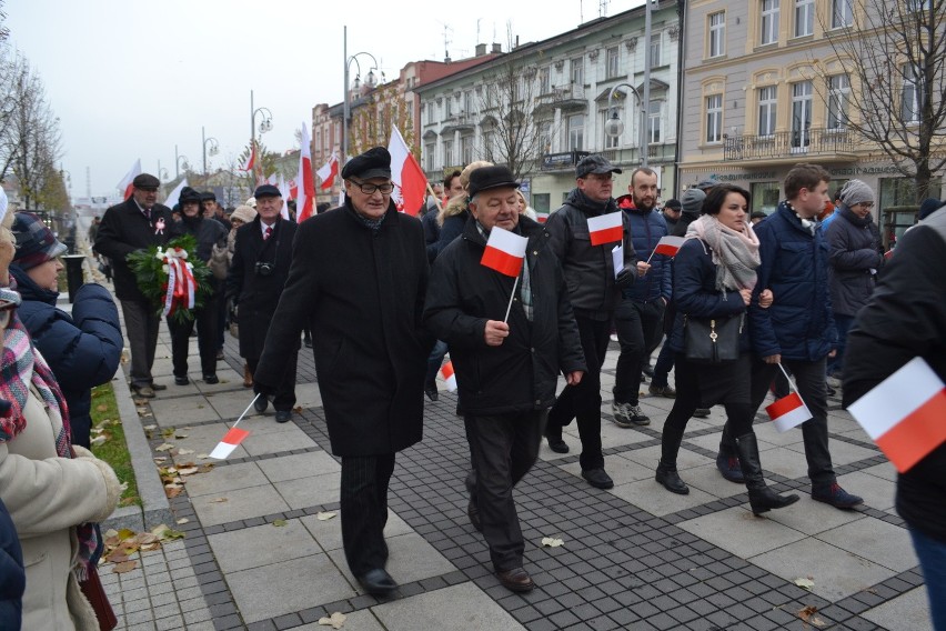 Święto Niepodległości w Częstochowie. Msza święta w Archikatedrze i marsz aleją NMP [ZDJĘCIA]