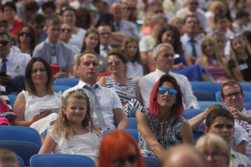 Kongres Świadków Jehowy w Chorzowie 3. DZIEŃ Rekordowa frekwencja. Ponad 30 tys. modliło się na Stadionie Śląskim