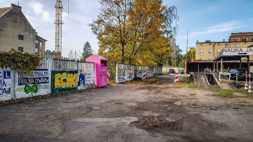 Kontrowersje ws. przetargu na działkę w ścisłym centrum Leszna. Wygrana firma pozywa miasto do sądu