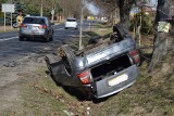 Wypadek w Strzybodze koło Skierniewic na drodze wojewódzkiej 707. Dwie osoby trafiły do szpitala