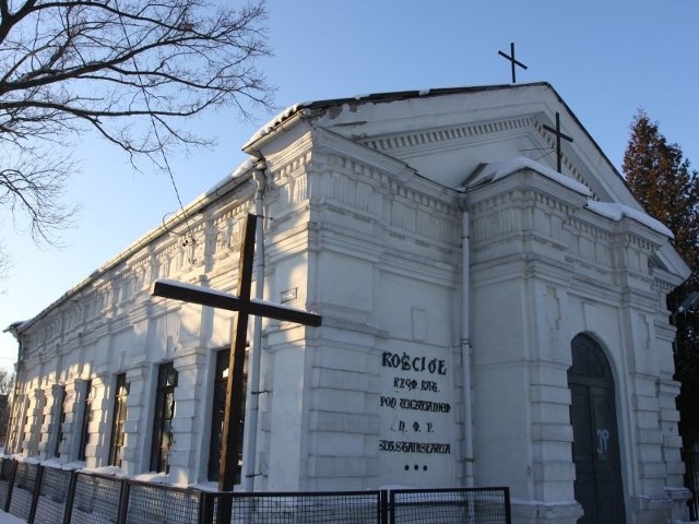 Kapliczka ma już ponad 100 lat. Zbudowano ją po tym jak, pod koniec XIX wieku władze carskie zdecydowały o stworzeniu w Starosielcach szkoły.