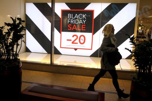 Black Friday Poznaj swoje prawa. W piątek, 23 listopada Black Friday – dzień wyprzedaży w sklepach, w którym wielu z nas rzuci się w szał zakupów. Warto poznać swoje konsumenckie prawa  [BLACK FRIDAY 23.11.2018 ZWROT TOWARU, REKLAMACJA BLACK FRIDAY]