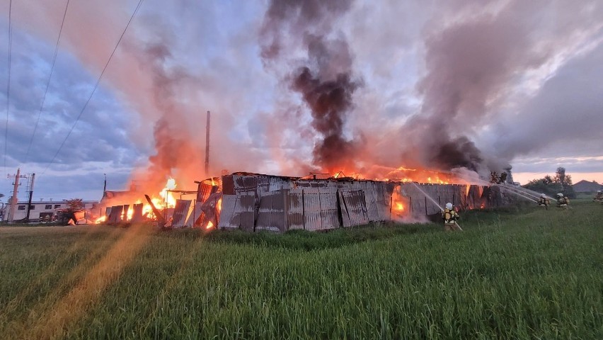 Pożar stolarni w Łubnej. Straty oszacowano na 5 milionów...