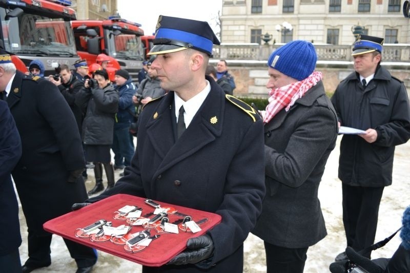 Nowe samochody strażackie otrzymały m.in. jednostki z...