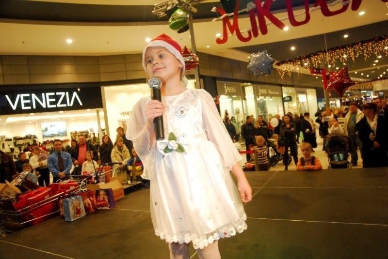 Zabawa mikolajkowa z nto w opolskim Centrum Handlowym...