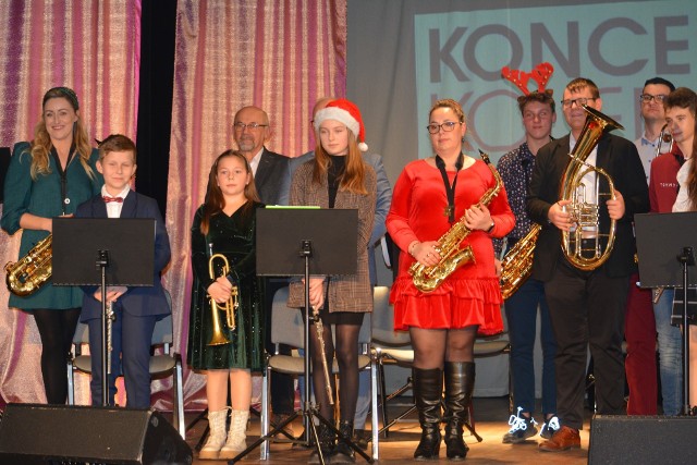 W niedzielę, 15 stycznia popis swoich muzycznych umiejętności podczas koncertu kolęd dały dzieci i młodzież z Orkiestry Dętej Domu Kultury w Małogoszczu