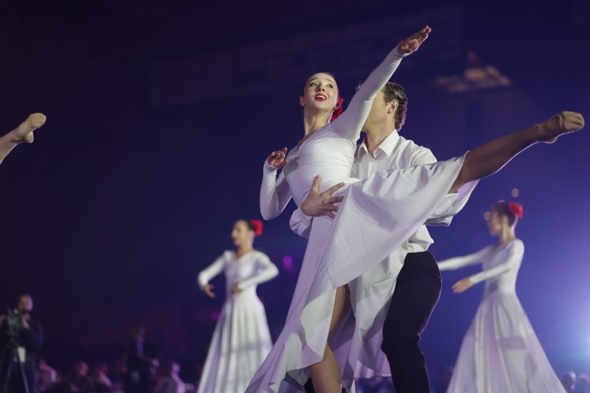 Mistrzostwa Świata Karate 2022 w Kielcach rozpoczęte. Widowisko na otwarcie, kielecka młodzież prowadziła kadry z 40 krajów 