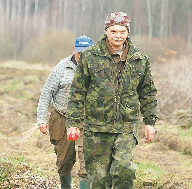 Pracami kieruje leśniczy z Witkowa Krzysztof Grabowski