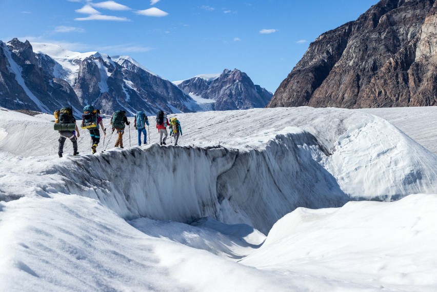 „Alex Honnold: misja na Grenlandii”. Co ma wspólnego wspinaczka z badaniem lodowców? Odpowiedź w nowym programie National Geographic!