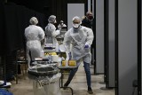 Epidemia koronawirusa nadal atakuje Europę: zakaz wychodzenia z domów, spotkania tylko z bliskimi i zdalna nauka