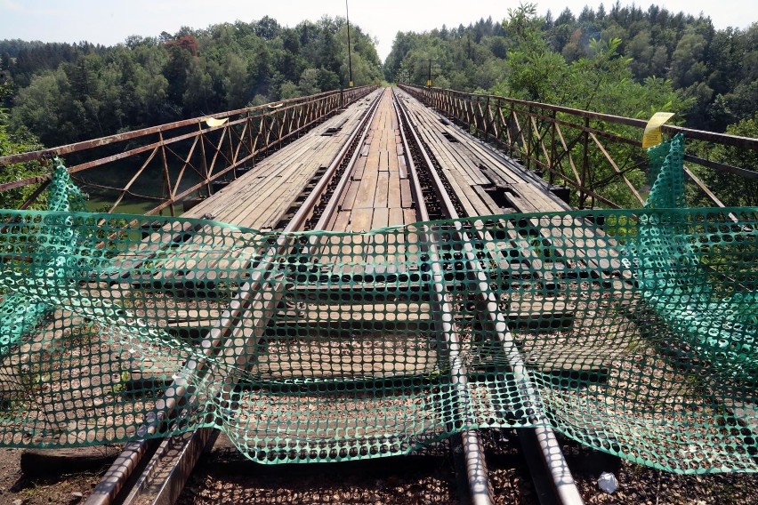 06.08.2020 pilchowicw zabytkowy most kolejowy nad jezioro...