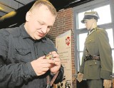 Muzeum AK dla niewidomych. Zwiedzanie przez słuch i dotyk