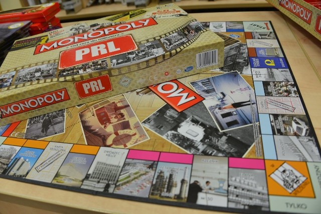 Nowa wersja gry Monopoly już trafiła do sprzedaży. Na małym zdjęciu: pole z kieleckim dworcem.