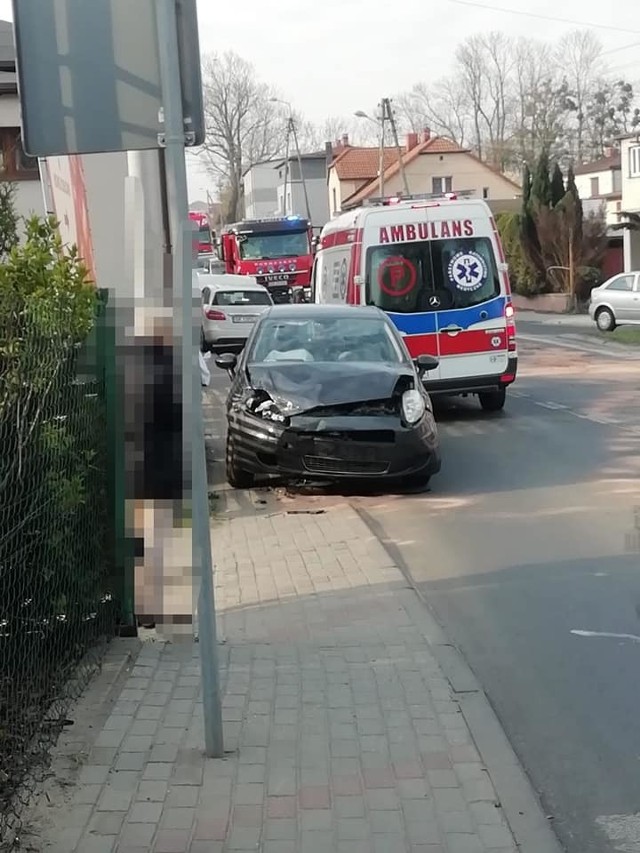 Kraksa w Boguszowicach obok cmentarza. Kobieta nie ustąpiła pierwszeństwa