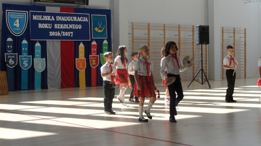 Miejska inauguracja roku szkolnego 2016/17 w Tychach. Zespół...