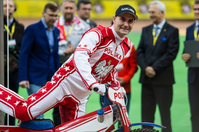 Tomasz Gollob na PGE Narodowym podczas zawodów Polska kontra reszta świata w maju 2016 roku.