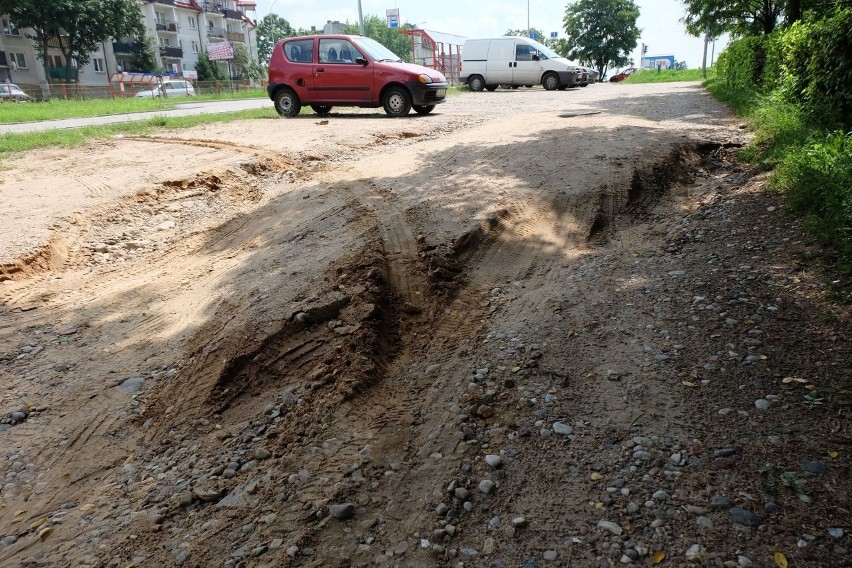 Parking przy ul. Żeromskiego i Kruczej w Białymstoku...