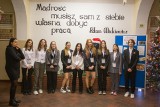 Uczniowie II Liceum w Słupsku będą pomagali uczniom podstawówek. Pilotażowe porozumienie między szkołami