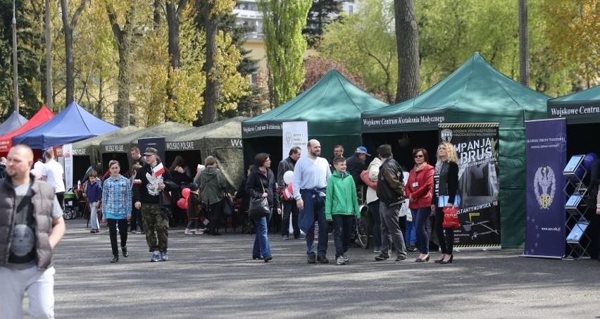 Dzień Flagi w Łodzi. Piknik patriotyczno-wojskowy [zdjęcia]