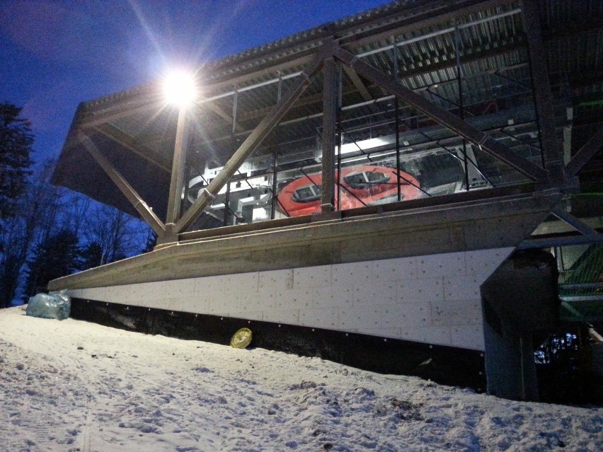 Stacja narciarska Kasina Ski [OPIS, WYCIĄGI, TRASY, KARNETY]