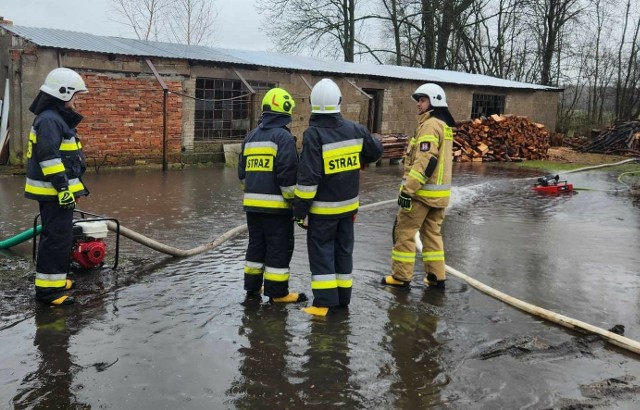 Miejscowe zagrożenie w postaci zalanych posesji w miejscowości Ciosaniec w gm. Sława wystąpiło w poniedziałek, 5 lutego. Na drug dzień sytuacja pogorszyła się w Krążkowie