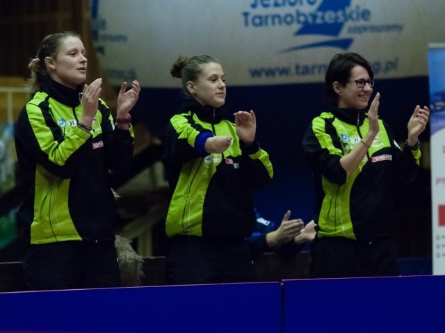 Tenisistki stołowe SPAR-Zamku Tarnobrzeg (od lewej: Kinga Stefańska, Natalia Partyka i Renata Strbikova) wracają do rozgrywek ekstraklasy.