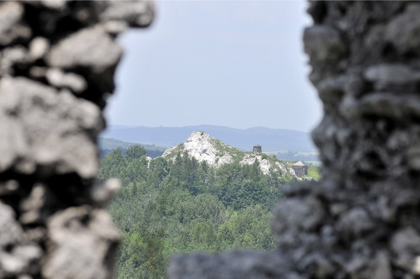 Zamek w Ogrodzieńcu to jeden z najokazalszych zabytków na...