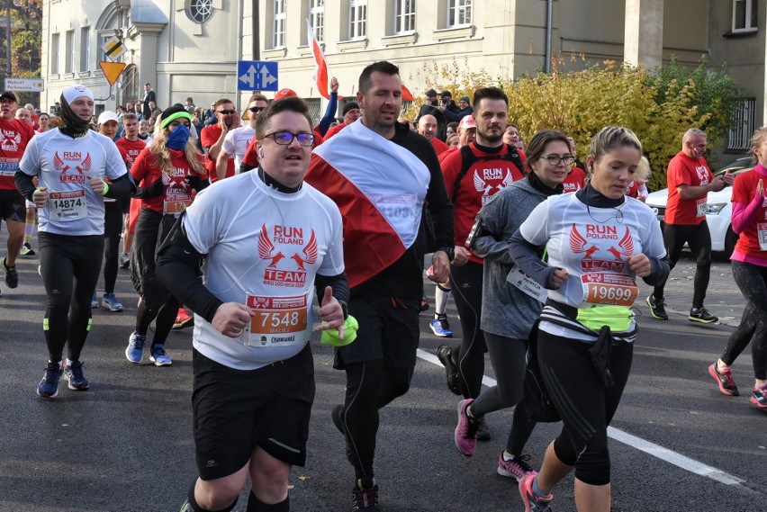 O godz. 11.11 z ul. Solnej wystartował Bieg Niepodległości....