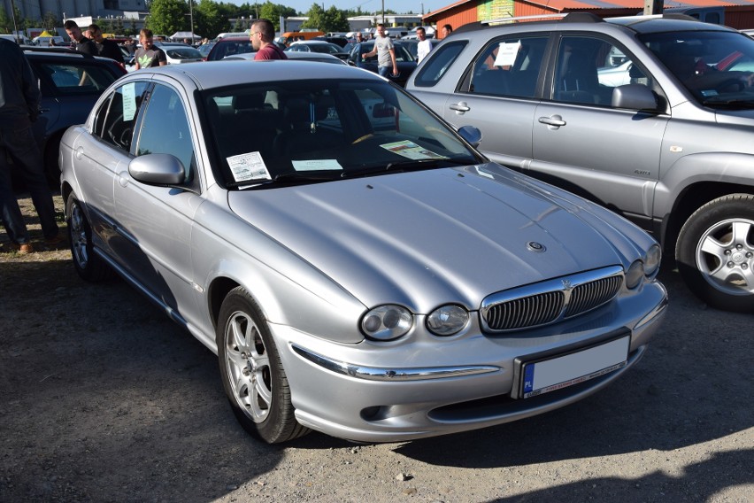 Jaguar x-type z 2004 roku kosztuje 10,9 tys. zł.