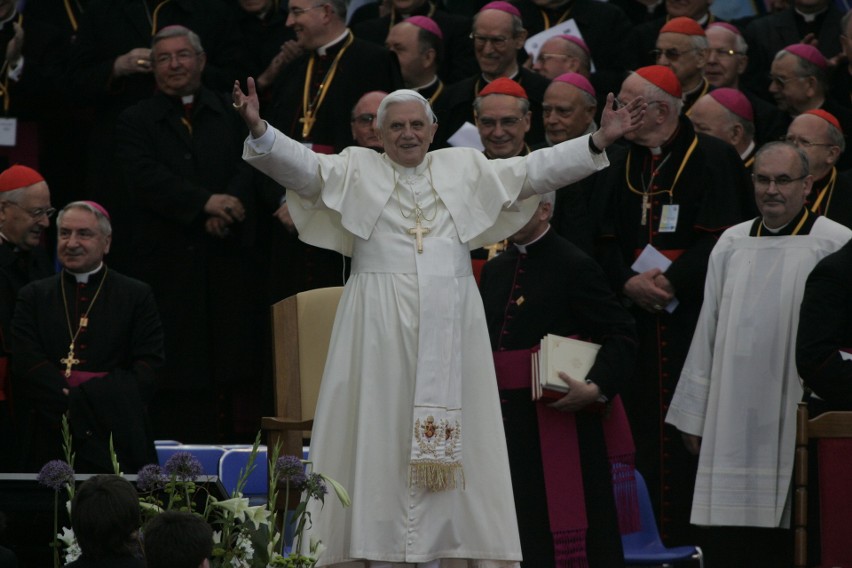 W 2006 roku papież Benedykt XVI odwiedził Polskę. Zobacz...